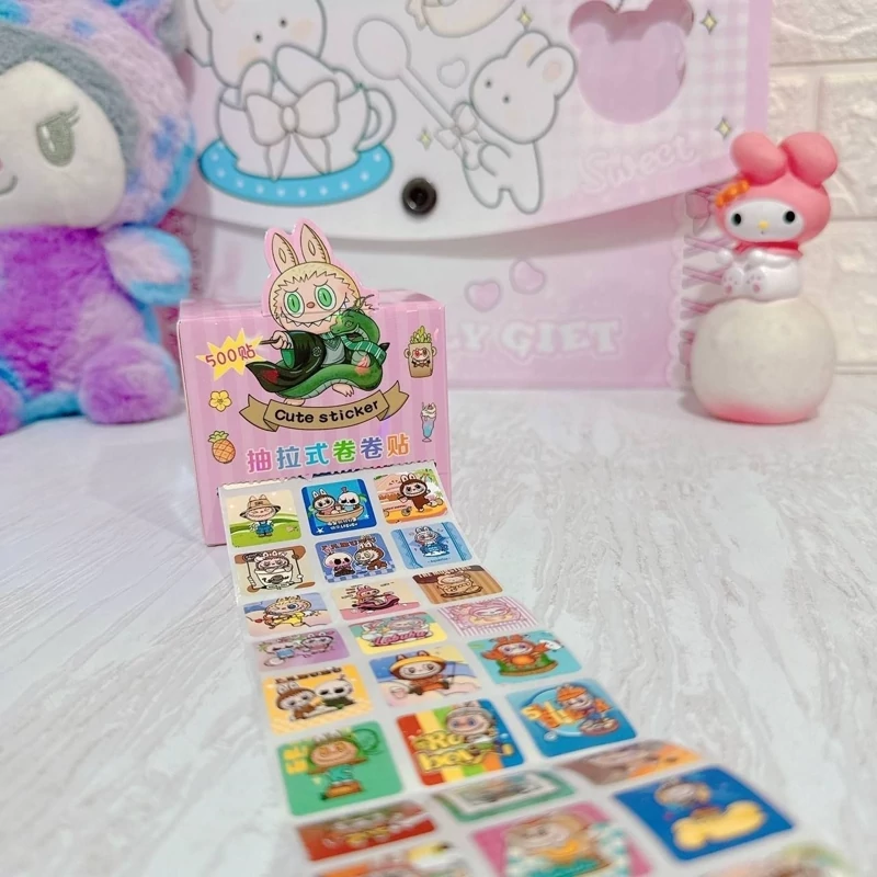 استیکر رولی طرح لبوبو(داخل هر پک 500 عدد برچسب هست)